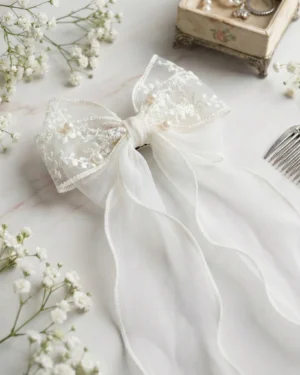 Scarlet Pearl Lace Bow Hair Clip (White)