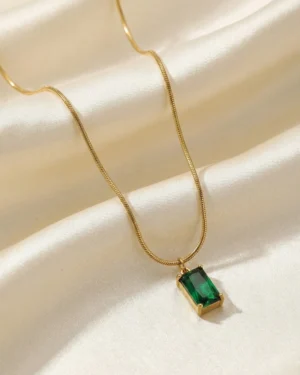 Emerald Glow Pendant Necklace