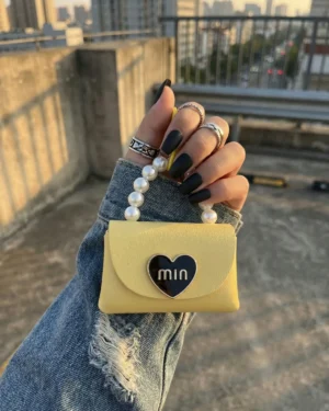 Mini Pearl Handle Heart Pouch